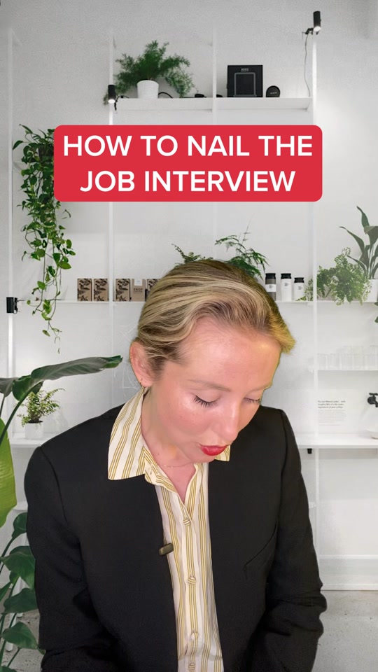 Nail that job interview with these quick tips 📝📚 #jobinterviewtips #jobinterview #booktok #interviewtips #bookish  thumbnail