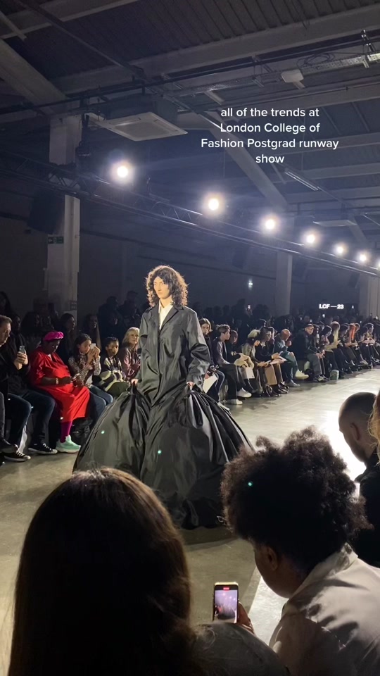 At @London College of Fashion, UAL last night, 42 postgraduate designers showcased a selection of designs, here’s our #trend roundup 🐟 #lfw #londonfashionweek #fashiontiktok #fashionweek #runway  thumbnail