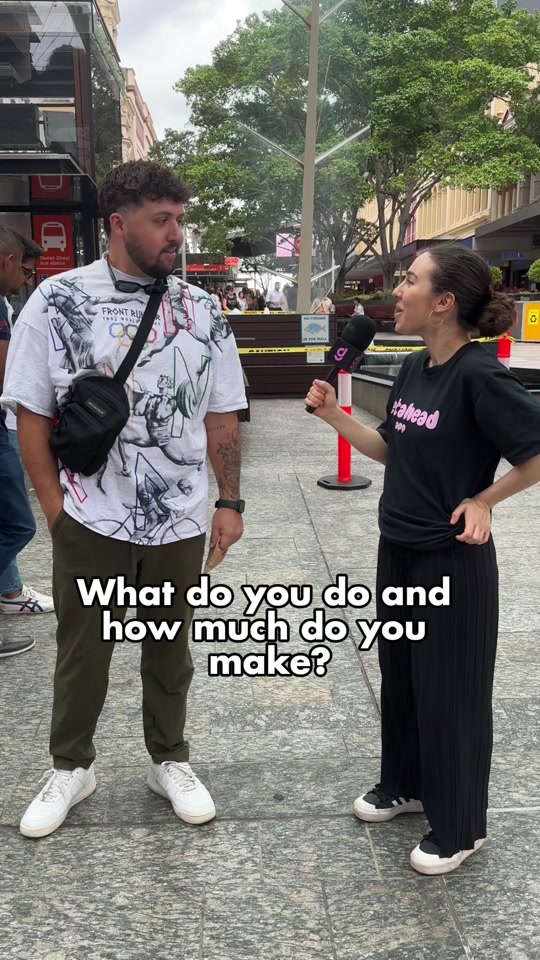 How much does he make as an underground tunneller working in Brisbane, Australia?📍🚧 ##interview##streetinterview##paytransparency##salarytransparency##fyp##viral##brisbane thumbnail