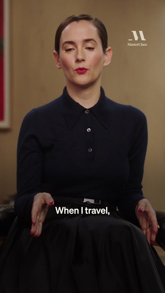 Celeb stylist @karla welch shares her hot tip for your upcoming travel plans. ✈️ #airportoutfits #travelootd #trenchcoatseason #traveloutfitinspo #masterclass  thumbnail