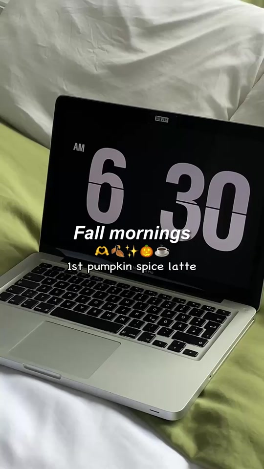 Pumpkin spice latte is back = It's fall🍁🍂🎃! Come create your first cozy fall morning routine with Me+💜 #meplus #starbucks #pumpkinspice #fallaesthetic #morningroutine #fyp thumbnail